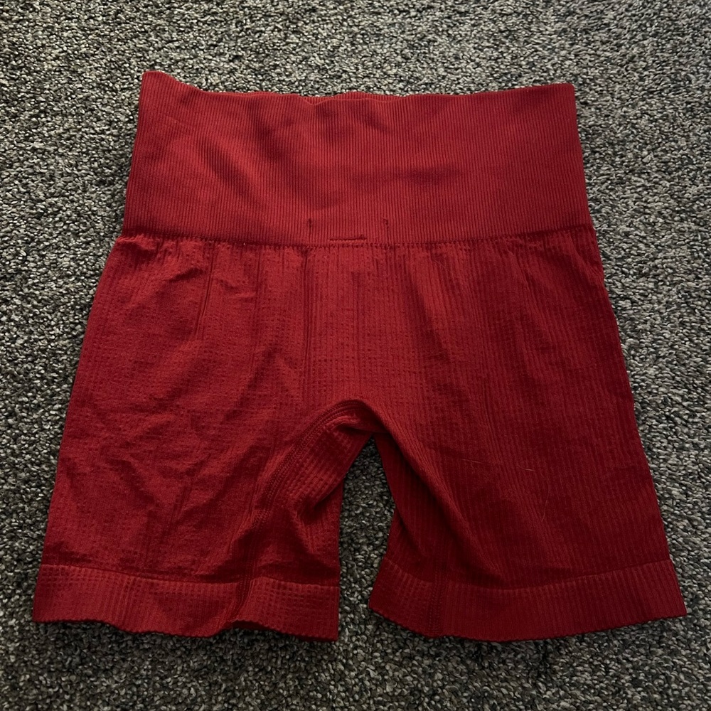athletic/workout shorts nice fit lightly worn size extra small!
